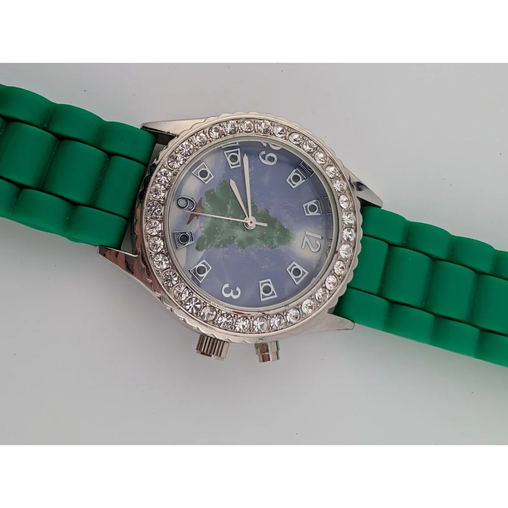 Christmas Tree Multicolor Light Up Dial Green Silicone Band- New‎ Battery